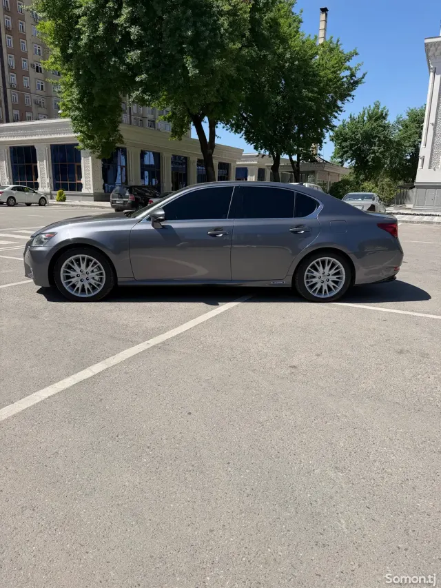 Lexus GS series 2013 · 4.5 AT
