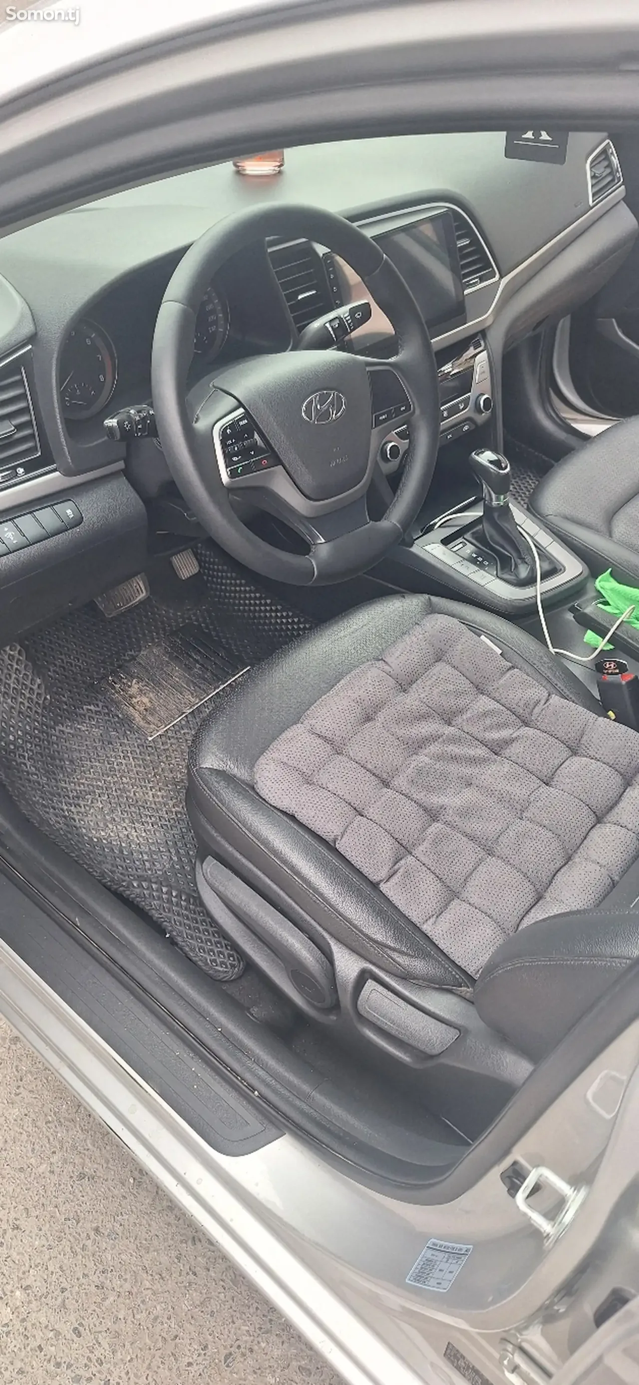 Hyundai Avante 2016 · 1.6 AT