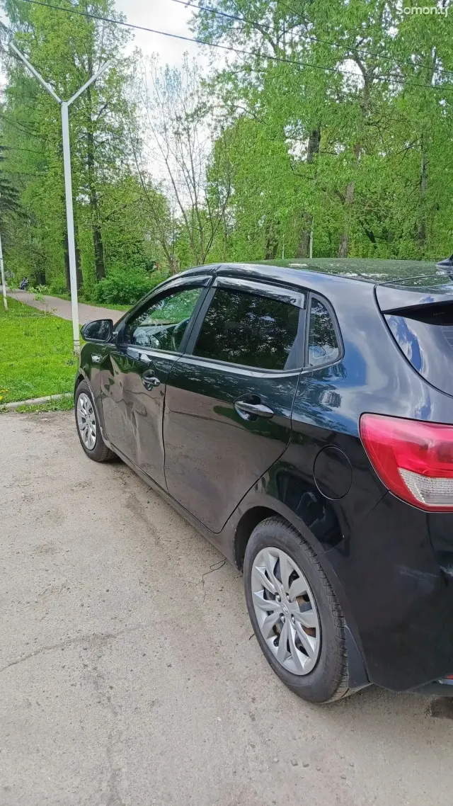 Kia Rio 2015 · 1.4 AT