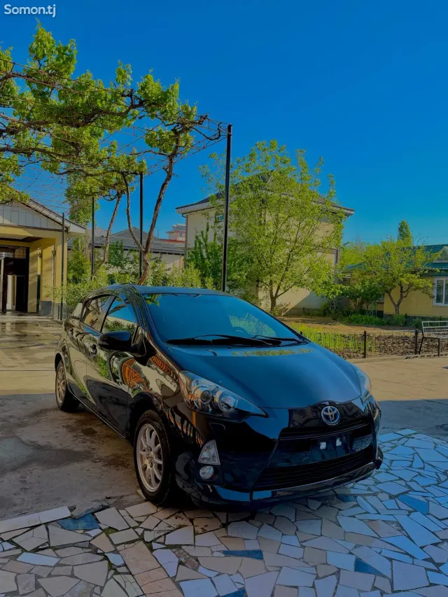 Toyota Aqua 2014 · 1.5 AT