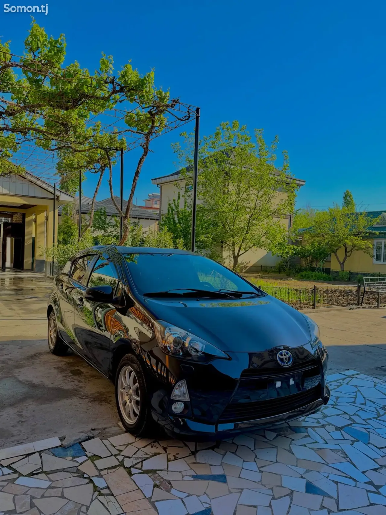 Toyota Aqua 2014 · 1.5 AT