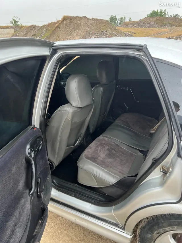 Opel Vectra B 2000 · 1.8 MT
