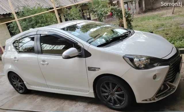 Toyota Aqua 2014 · 1.5 AT