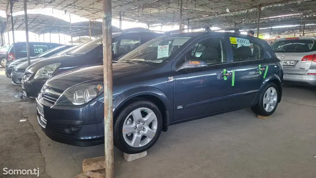 Opel Astra H 2006 · 1.6 MT