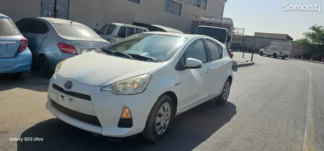 Toyota Aqua 2014 · 1.5 AT