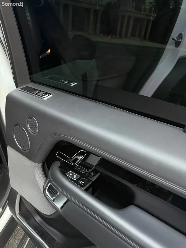 Land Rover Vogue 2019 · 5.0 AT