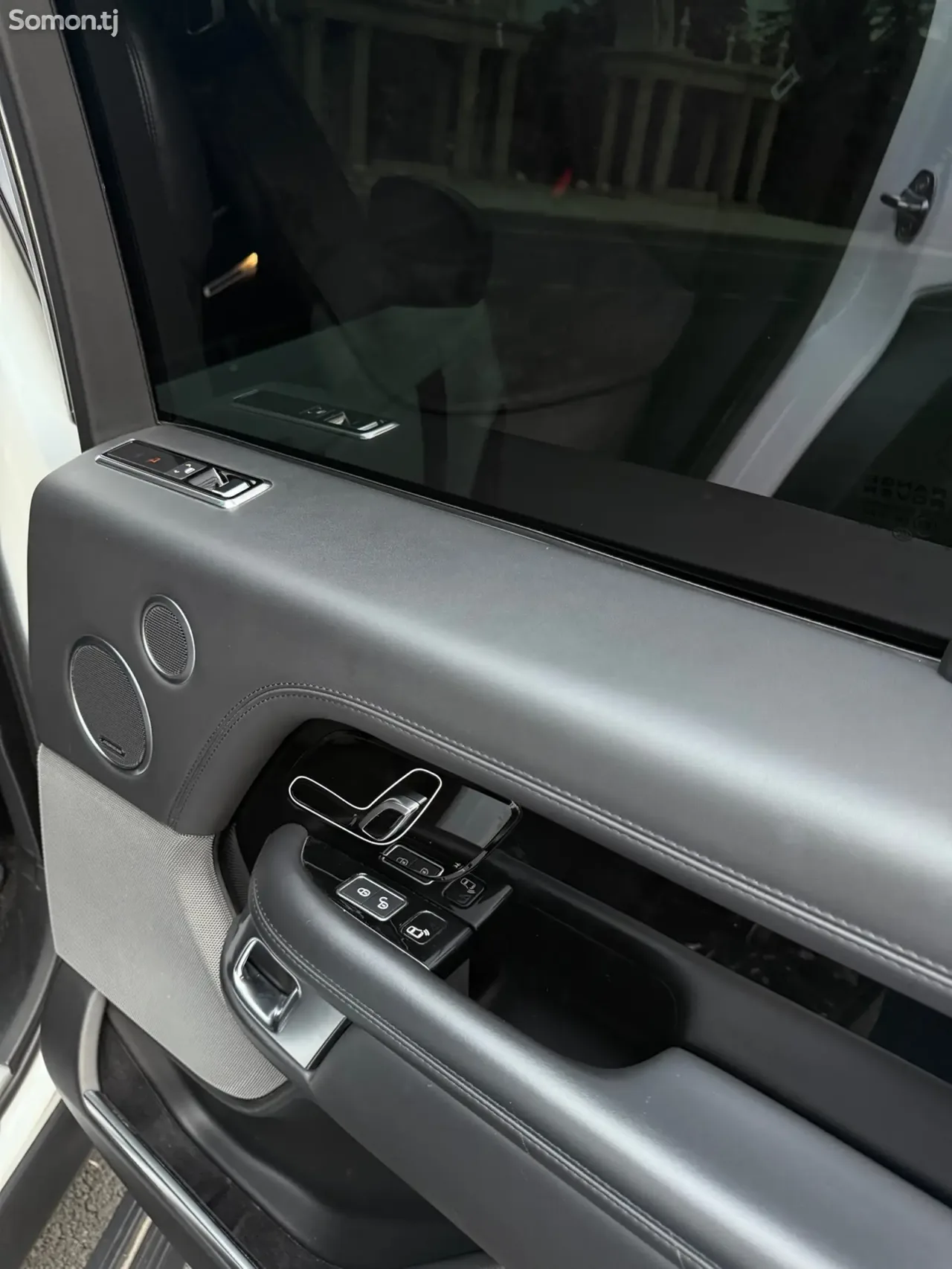 Land Rover Vogue 2019 · 5.0 AT