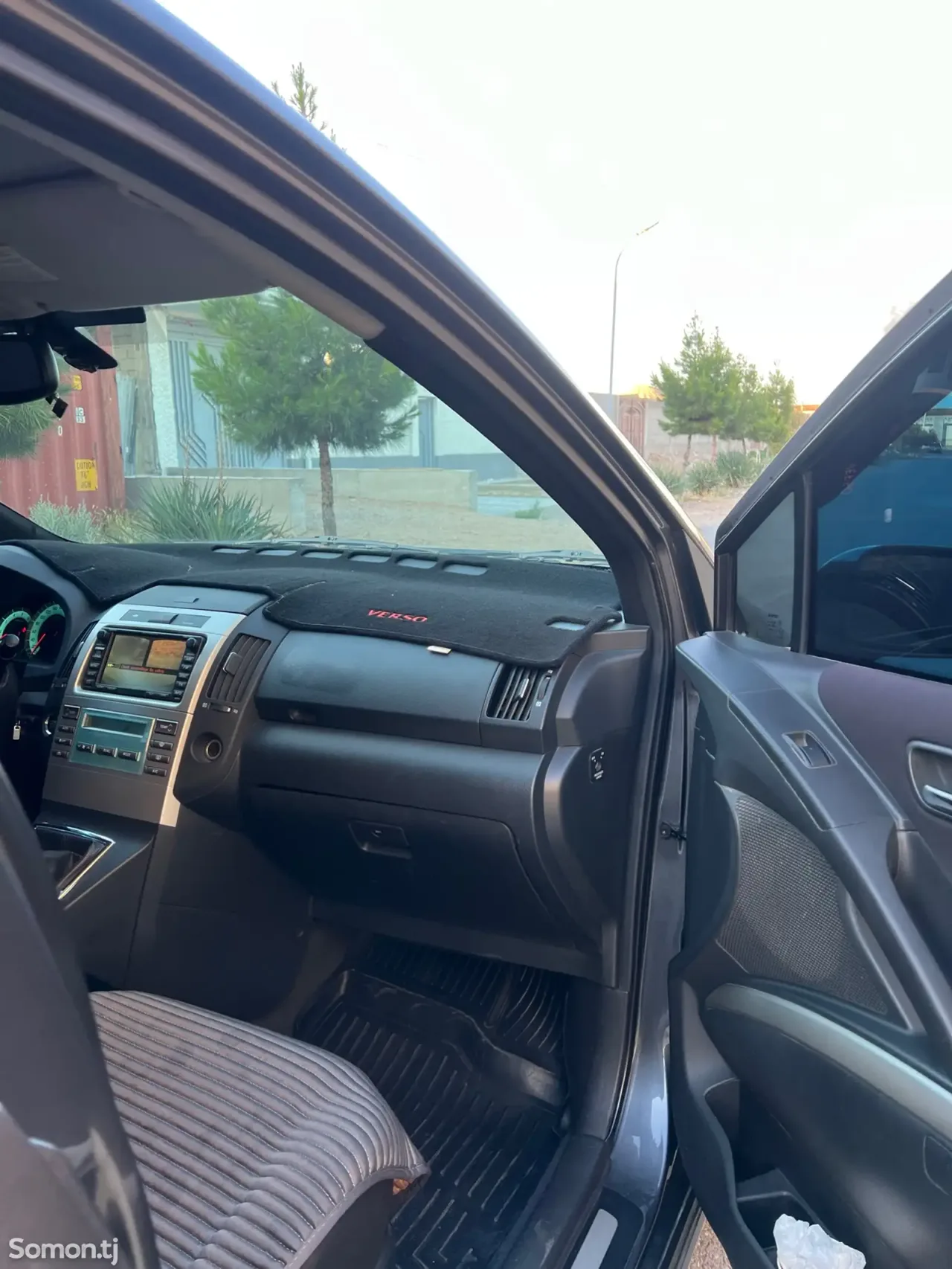Toyota Verso 2007 · 2.2 MT