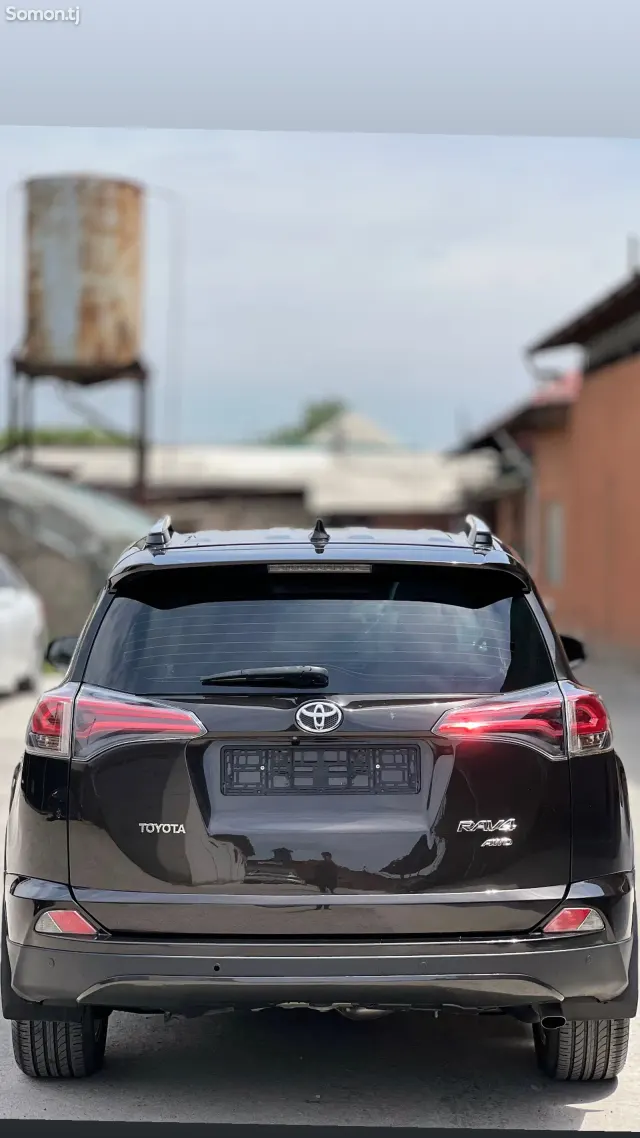 Toyota RAV 4 2017 · 2.5 AT