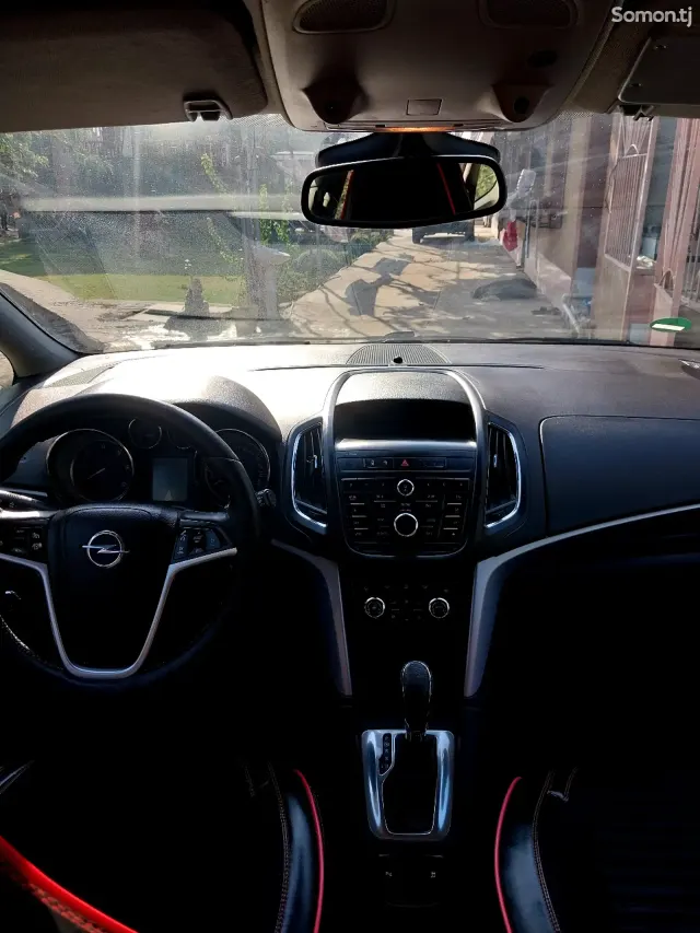Opel Zafira 2014 · 1.9 AT