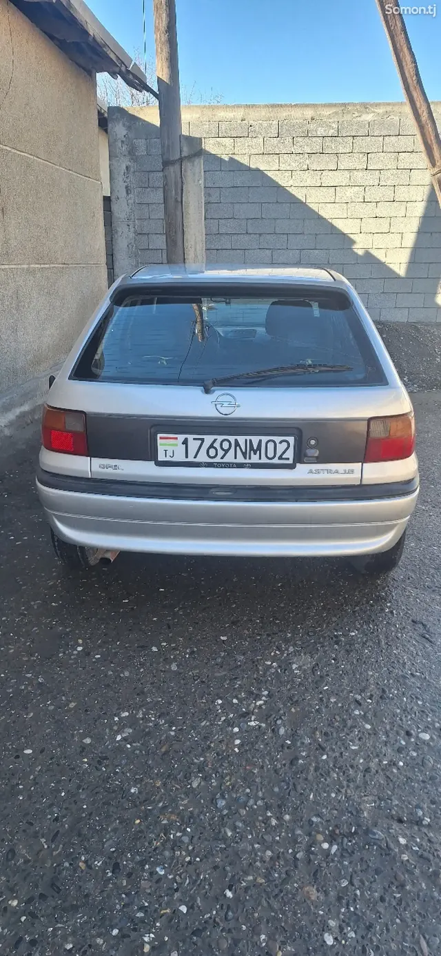 Opel Astra F 1997 · 1.6 MT
