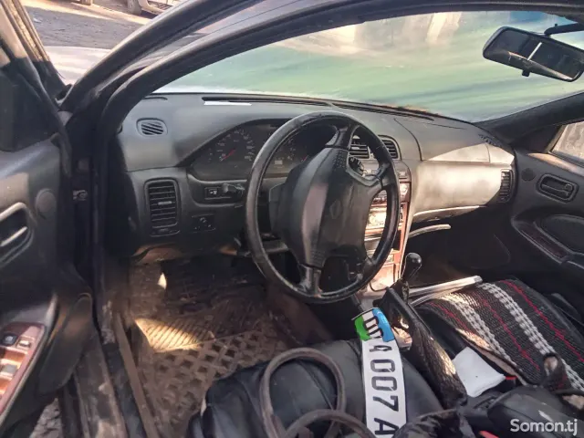 Nissan Maxima 1998 · 3.0 MT