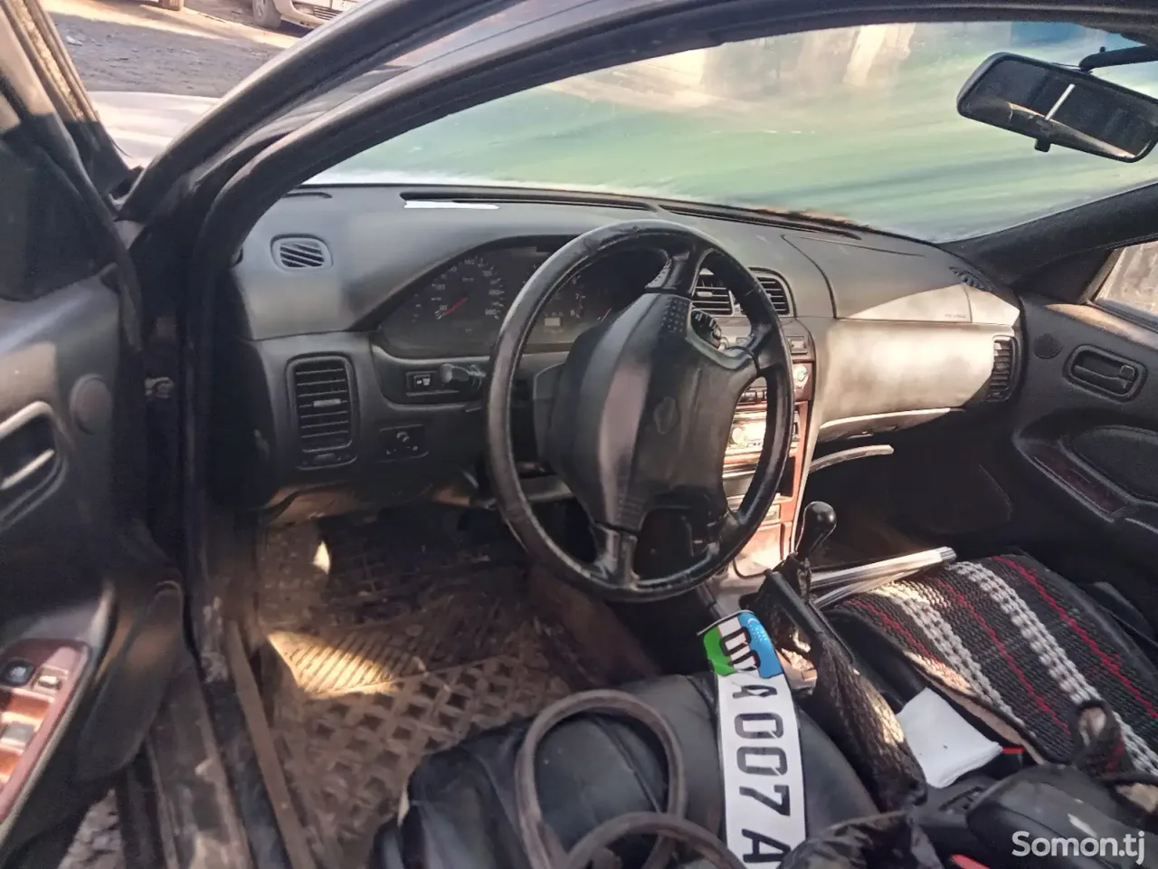 Nissan Maxima 1998 · 3.0 MT