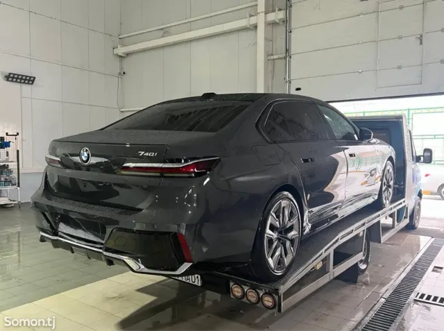 BMW 7 series 2024 · 4.0 AT