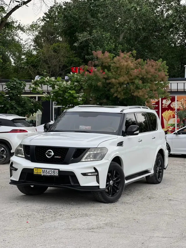 Nissan Patrol 2012 · 5.6 AT