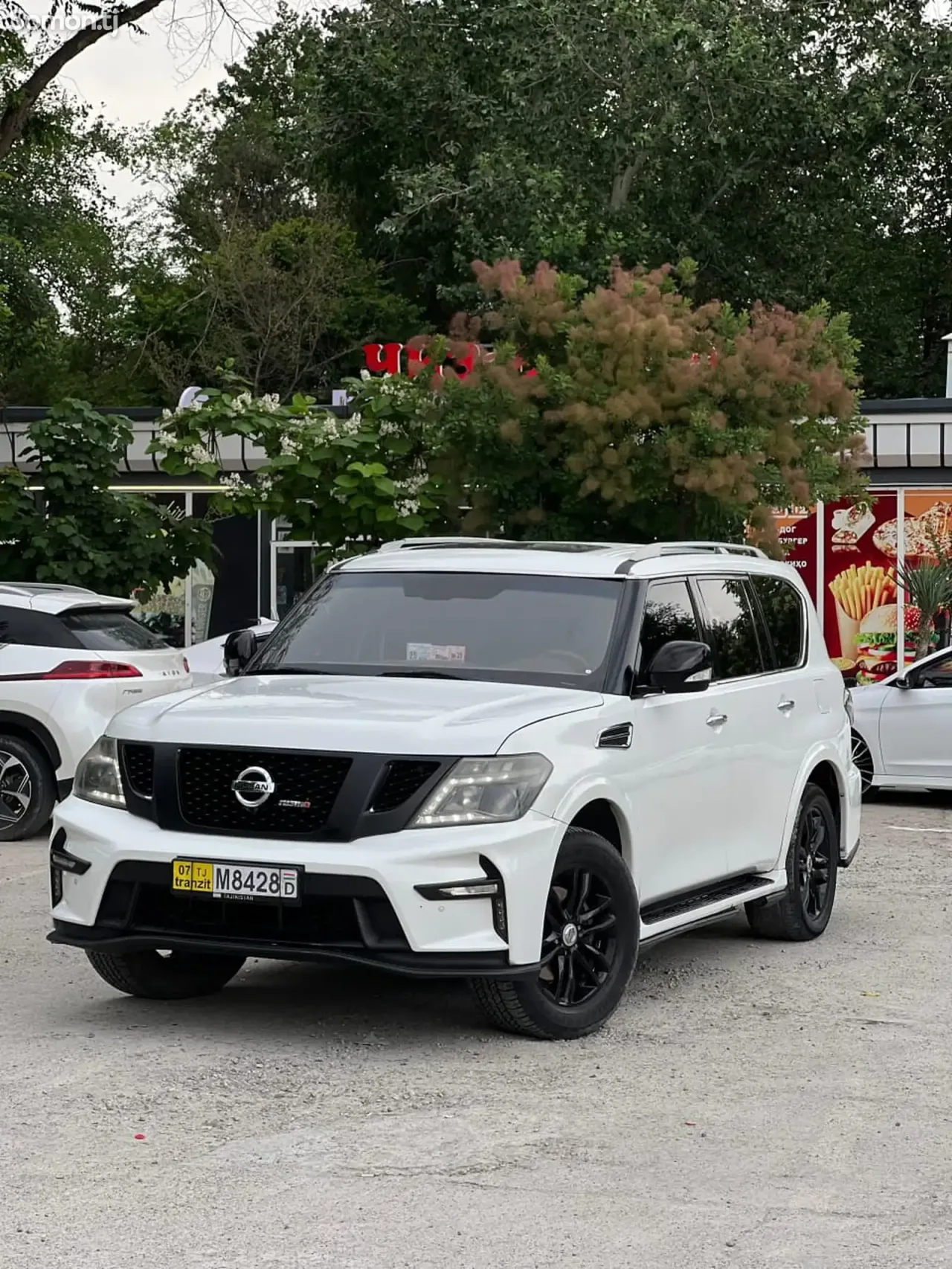 Nissan Patrol 2012 · 5.6 AT