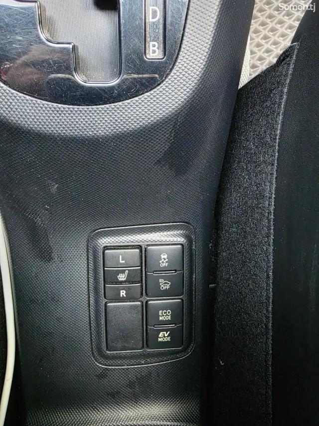 Toyota Aqua 2015 · 1.5 AT