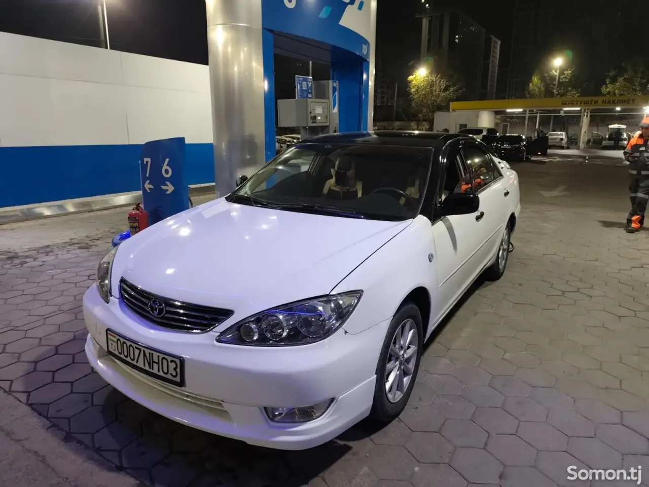 Toyota Camry 2003 · 2.4 AT