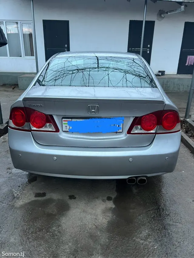 Honda Civic 2008 · 1.8 AT