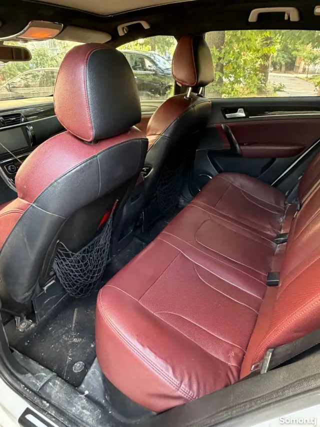 Zotye SR7 2016 · 1.6 AT