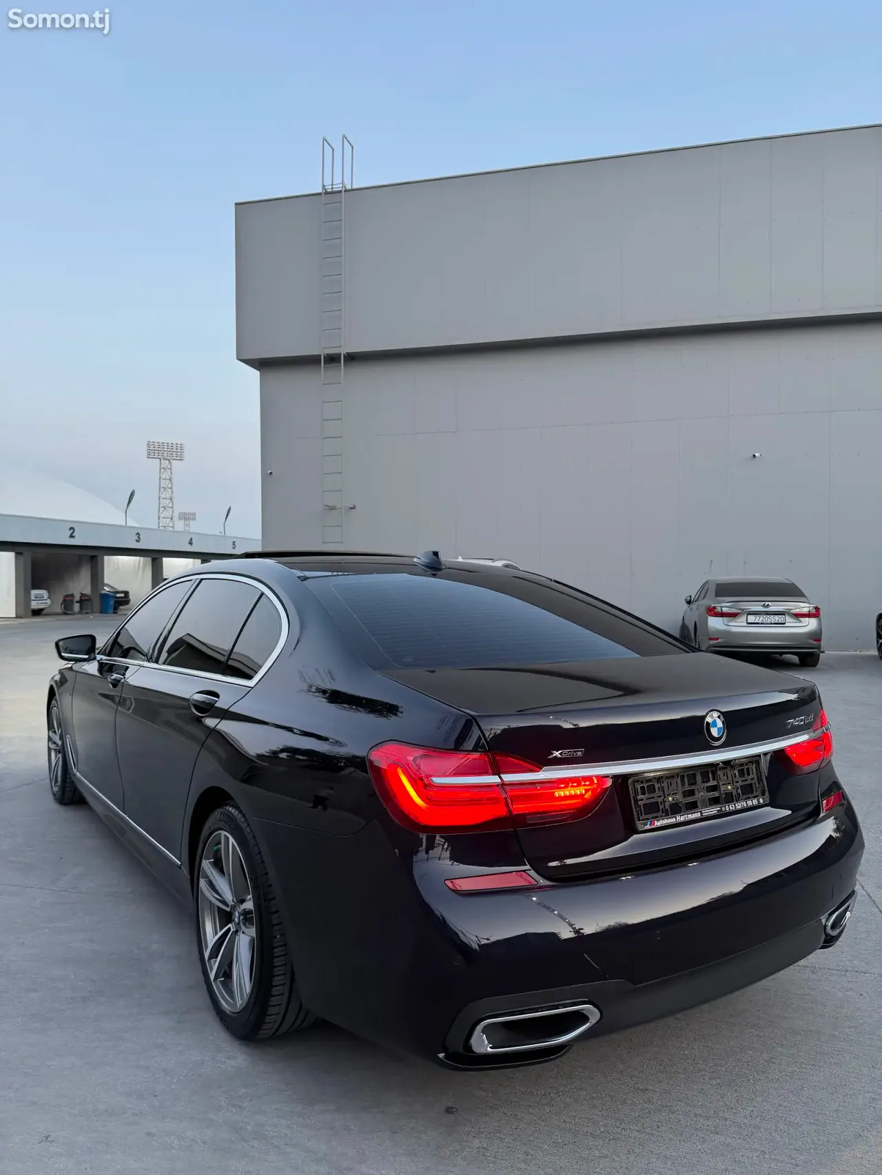 BMW 7 series 2018 · 0.4 AT