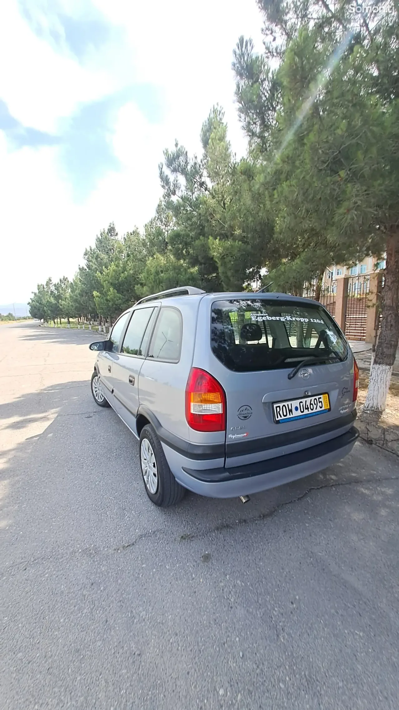 Opel Zafira 2002 · 1.6 MT