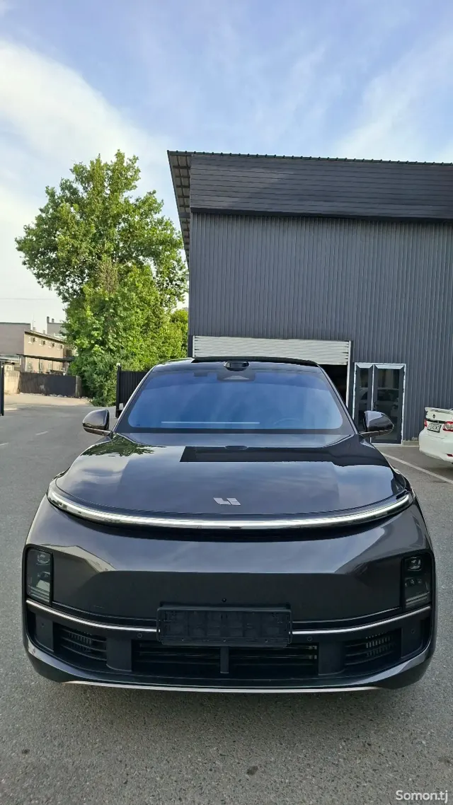 Li Auto (Lixiang) L9 2026 · AT