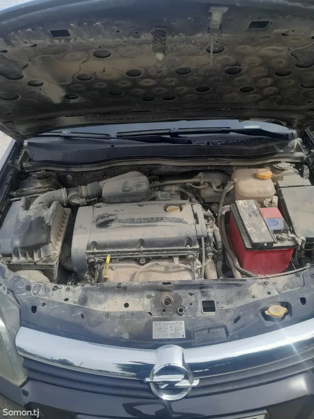 Opel Astra H 2006 · 1.6 MT