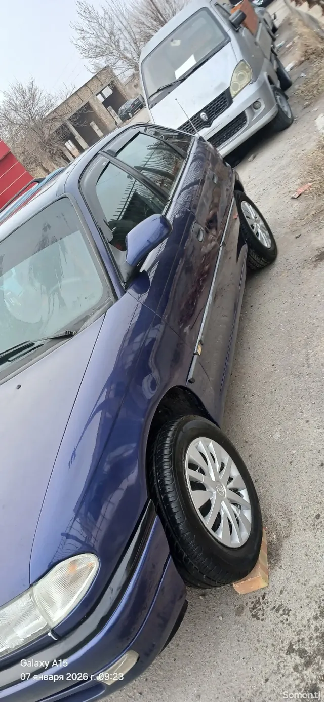 Opel Astra F 1998 · 1.6 MT