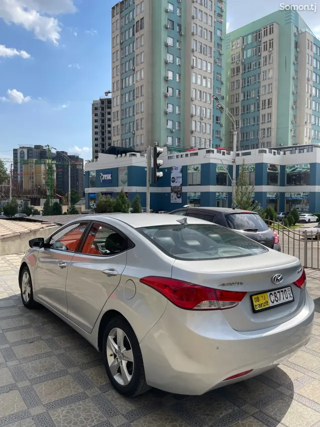 Hyundai Avante 2011 · 1.6 AT