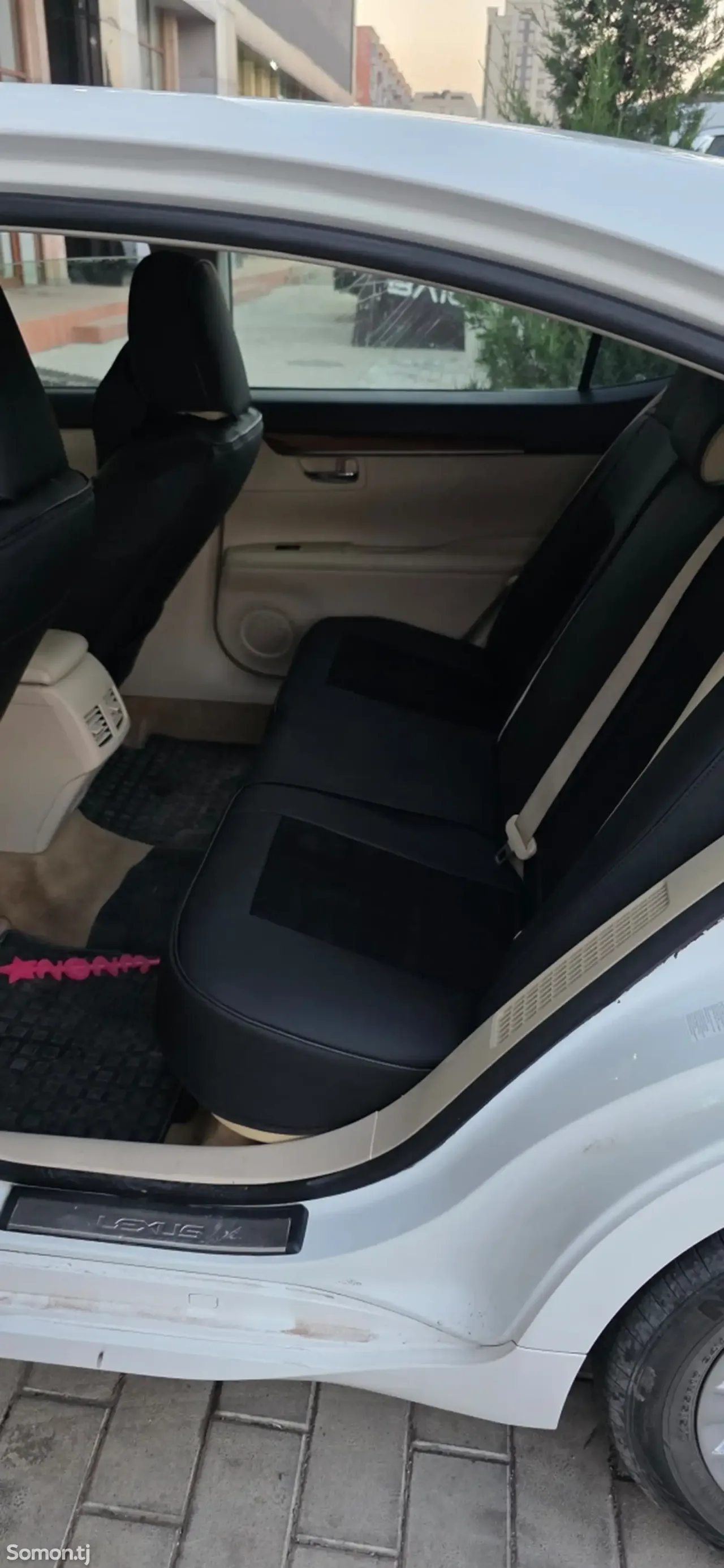Lexus ES series 2013 · 2.5 AT