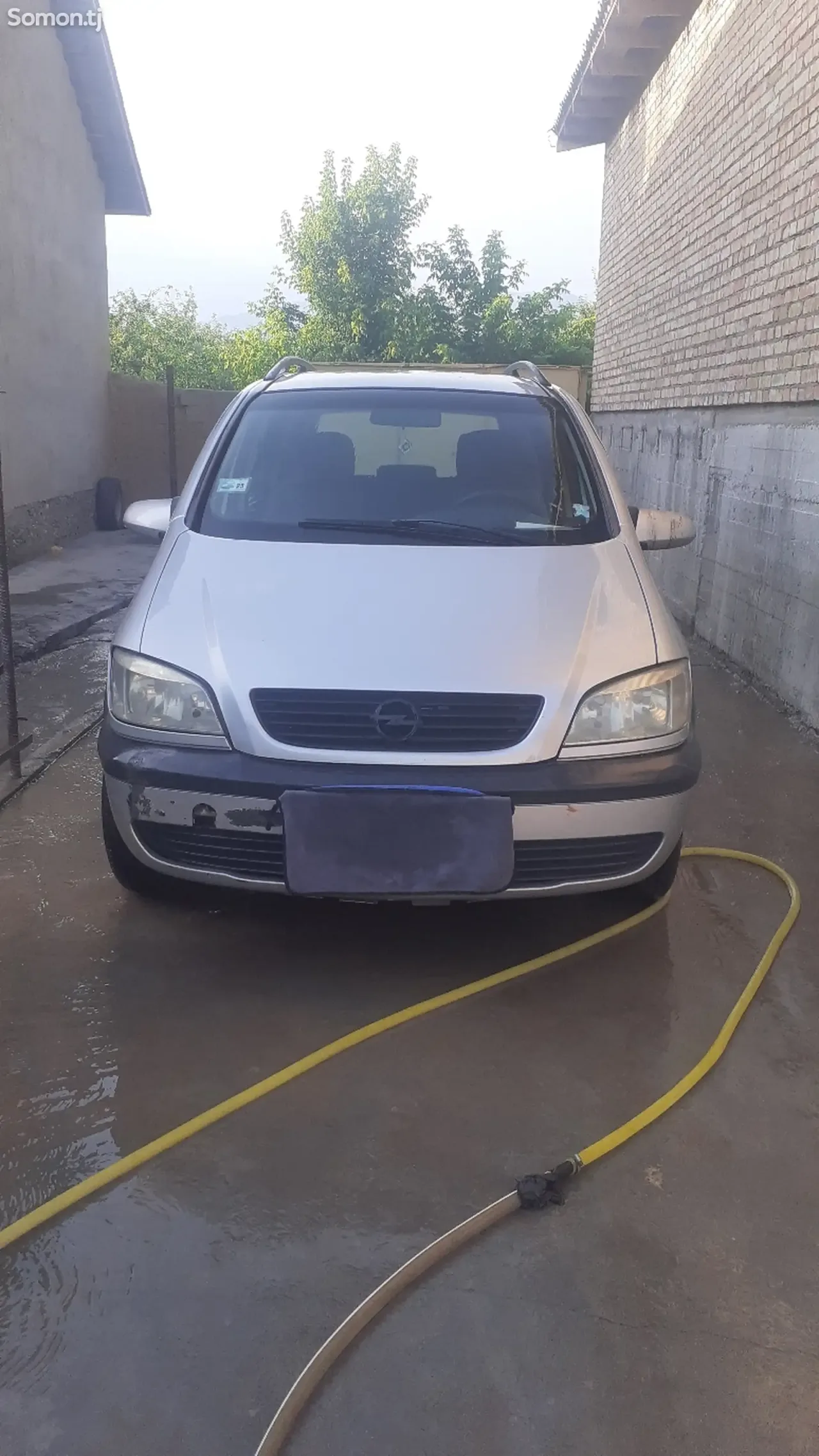 Opel Zafira 1999 · 1.8 MT