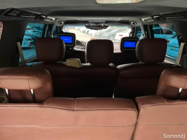 Nissan Patrol 2012 · 5.6 AT