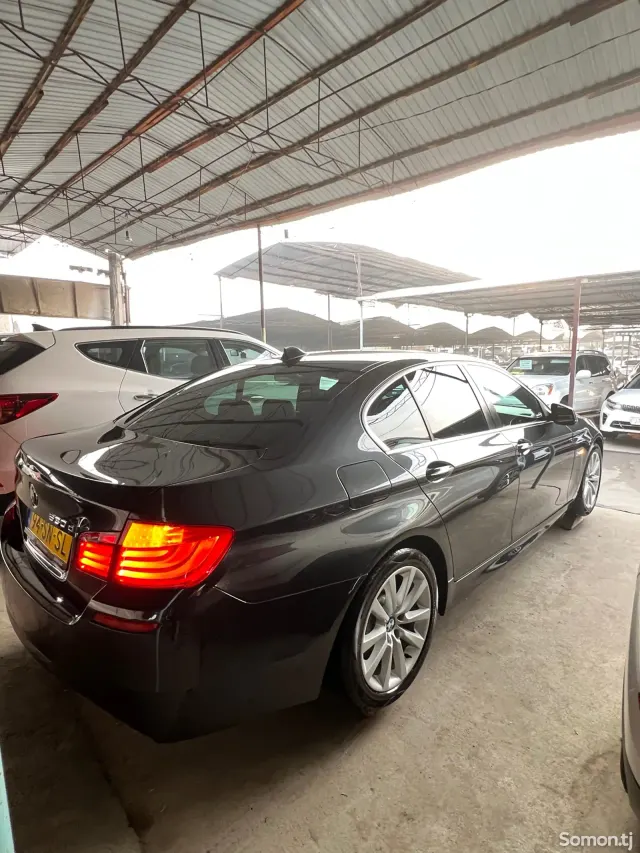 BMW 5 series 2011 · 3.0 AT