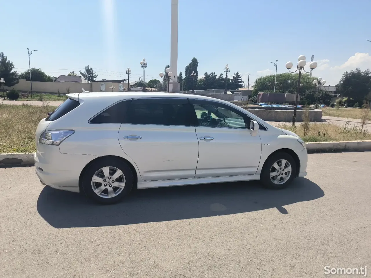 Toyota Mark X ZiO 2009 · 2.4 AT