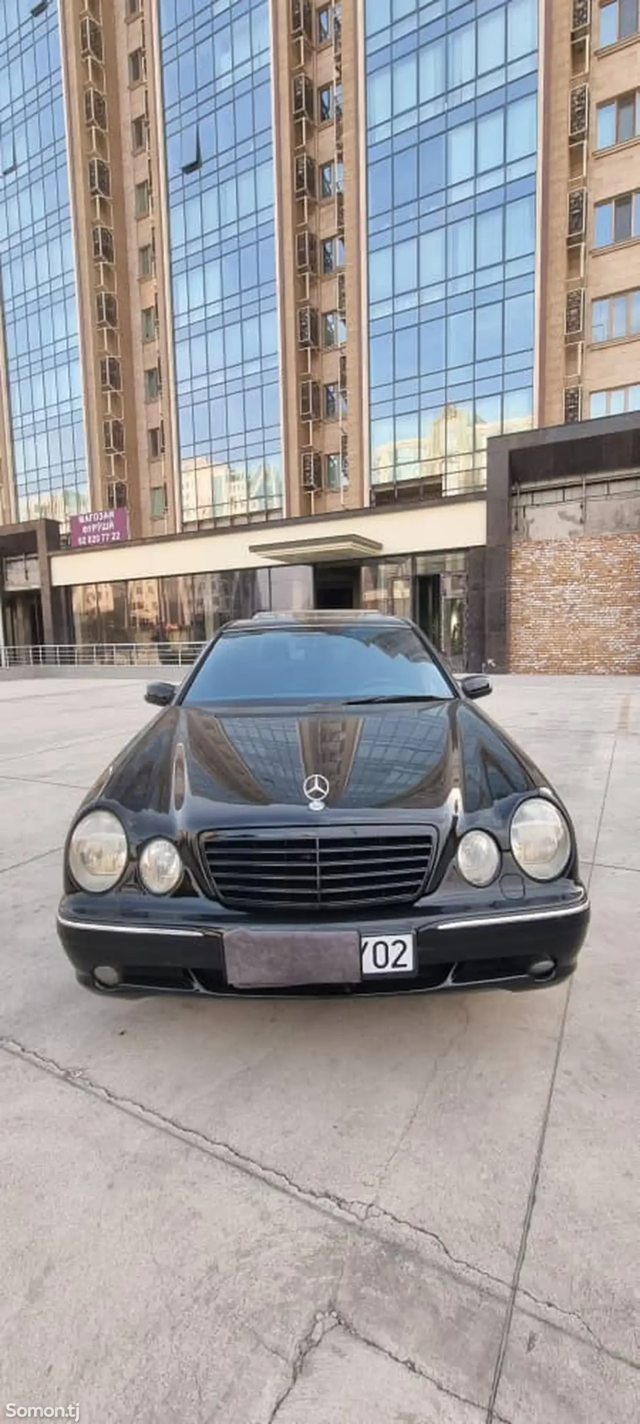 Mercedes-Benz E class 1988 · 5.5 AT