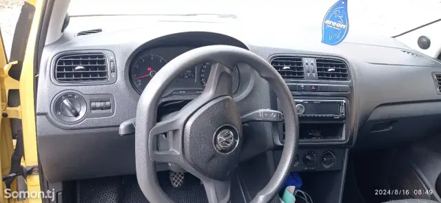 Volkswagen Polo 2018 · 1.6 MT