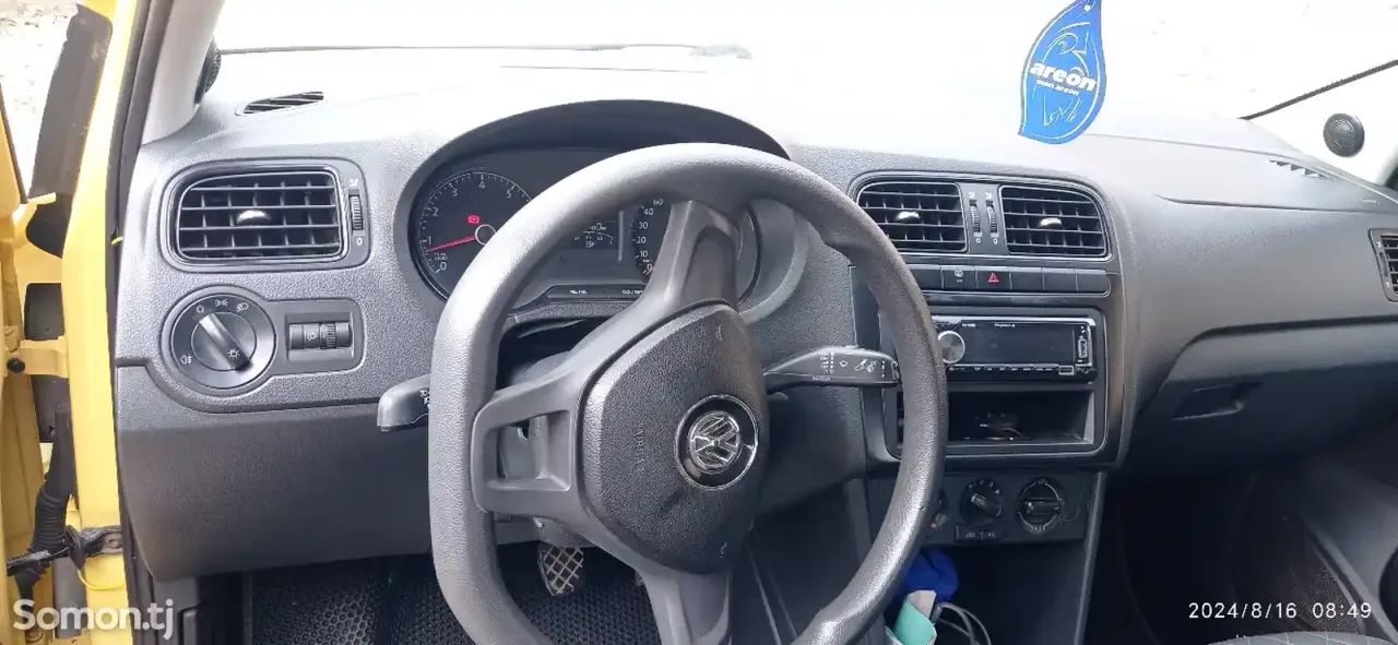 Volkswagen Polo 2018 · 1.6 MT