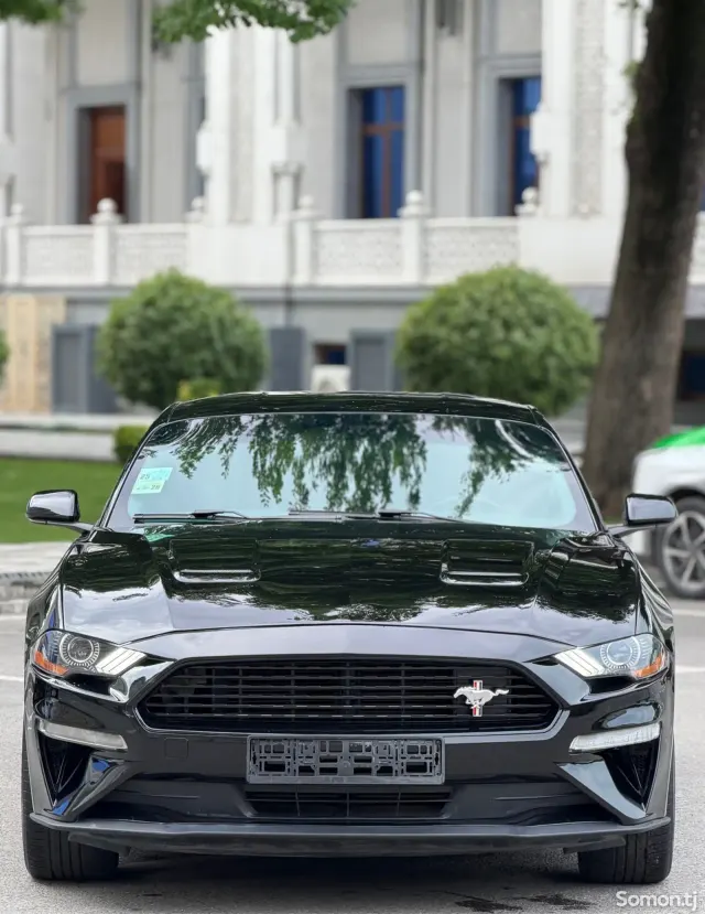 Ford Mustang 2018 · 2.3 AT