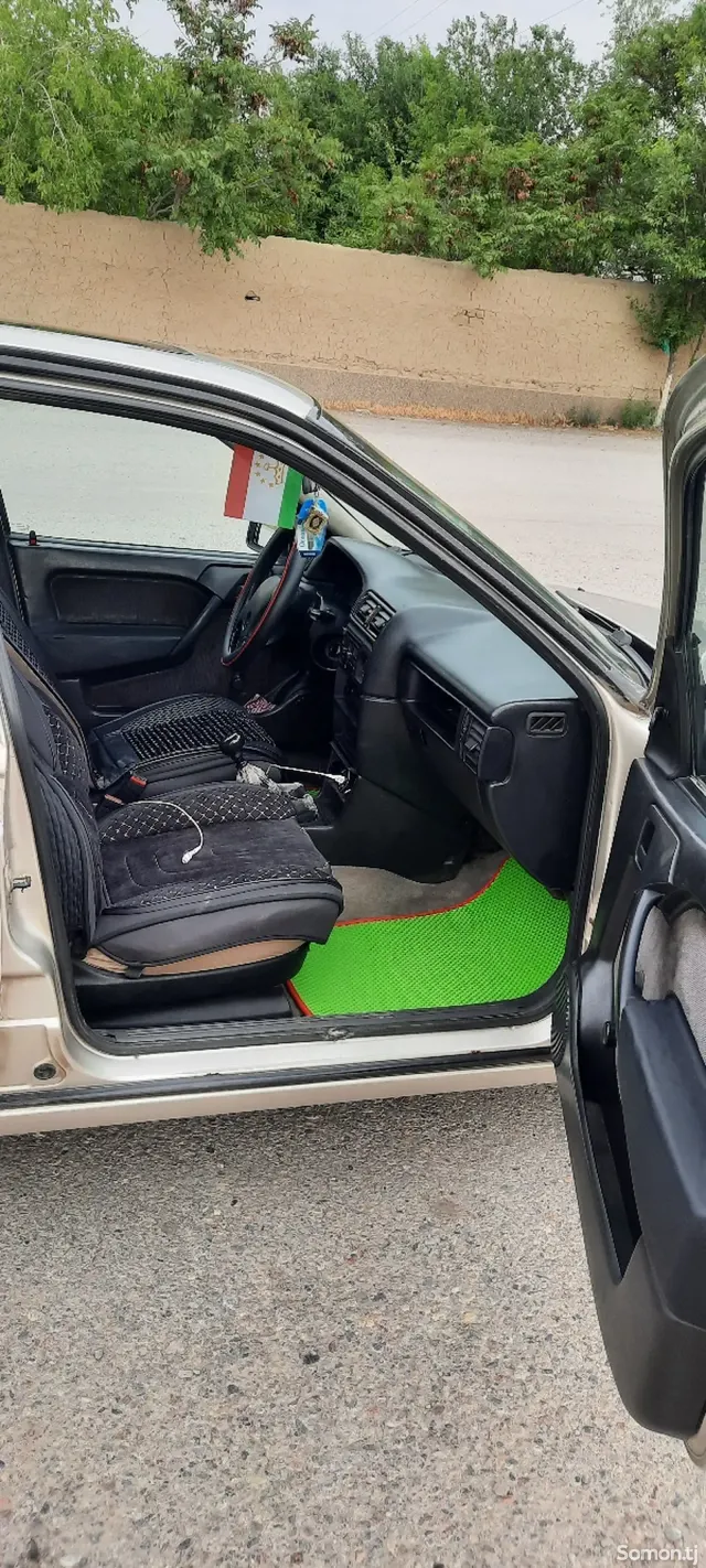 Opel Vectra A 1992 · 1.6 MT
