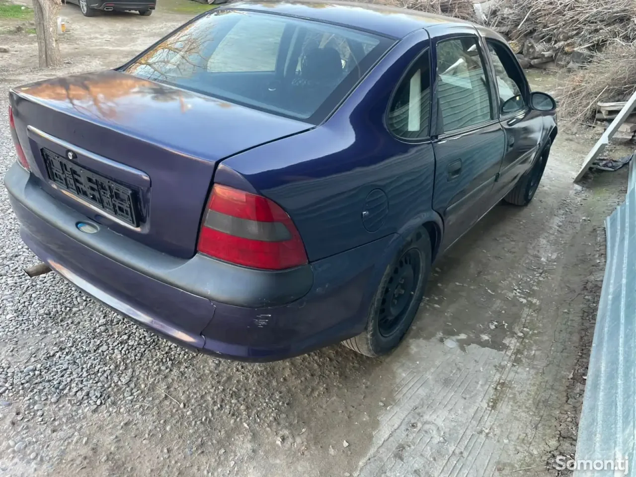 Opel Vectra B 1996 · 1.6 MT