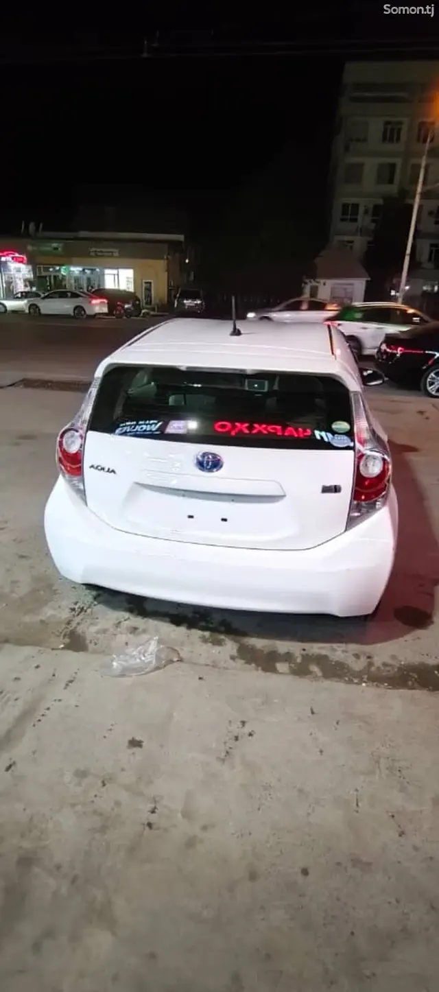 Toyota Aqua 2014 · 1.5 AT