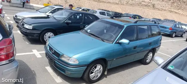 Opel Astra F 1996 · 1.6 MT