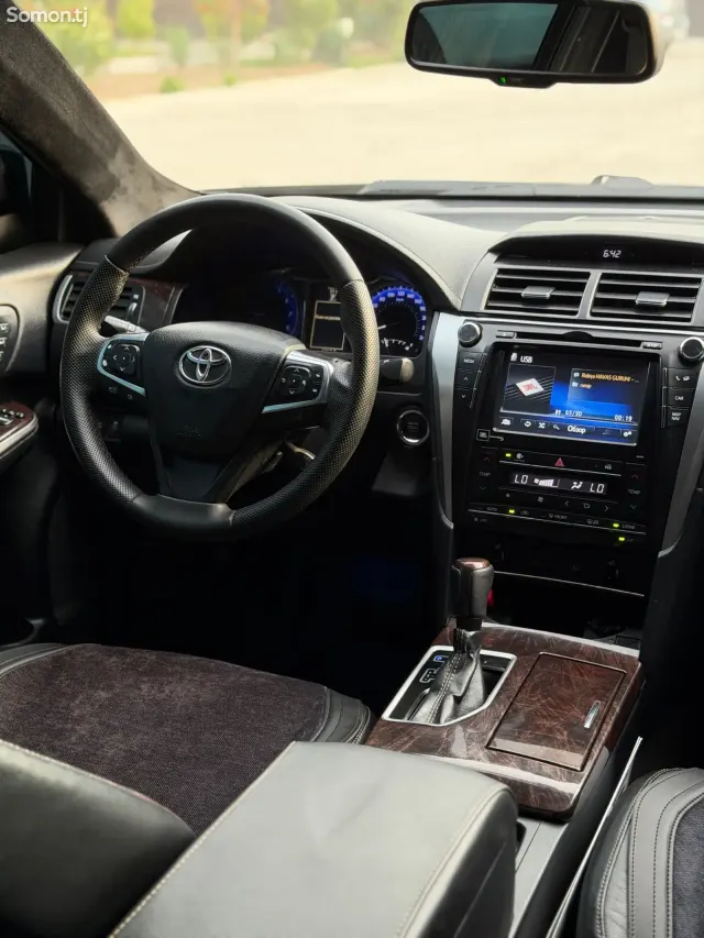 Toyota Camry 2016 · 3.5 AT