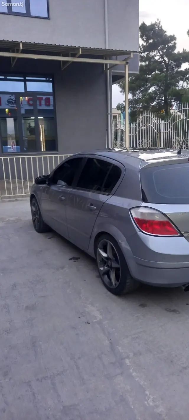 Opel Astra H 2008 · 1.6 MT