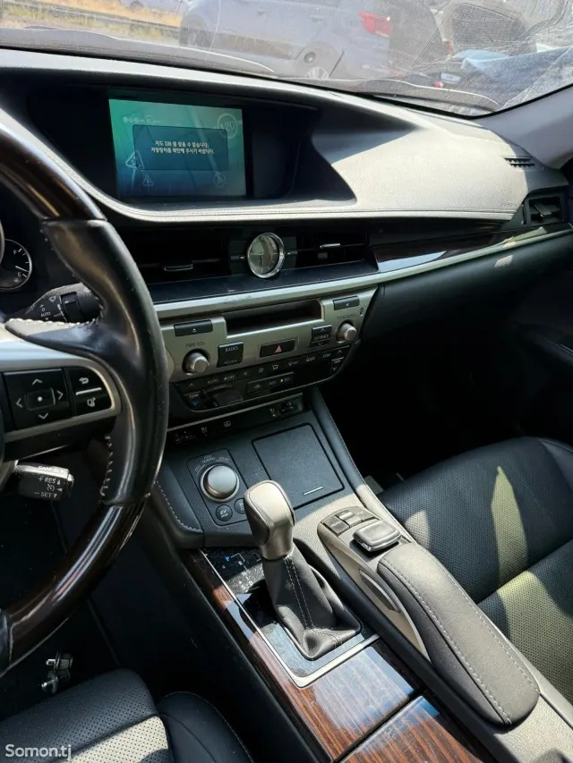 Lexus ES series 2016 · 3.0 AT