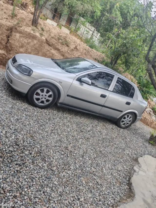Opel Astra G 2002 · 1.6 MT