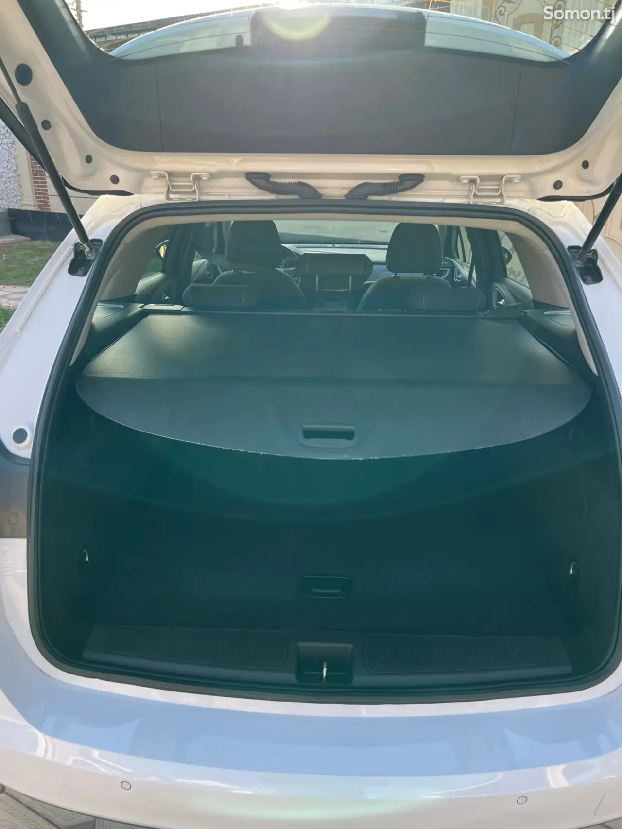 Opel Astra K 2017 · 1.6 MT