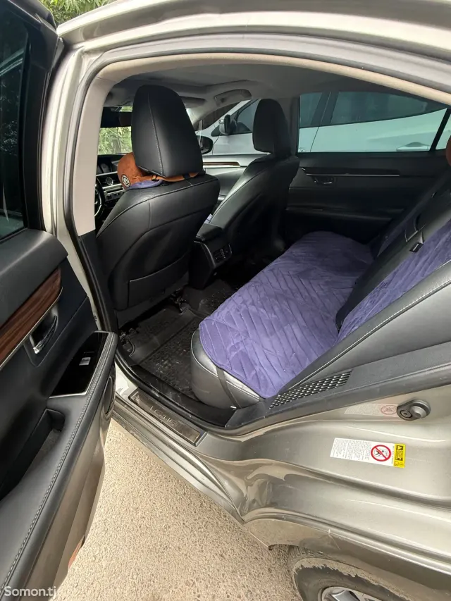 Lexus ES series 2016 · 3.0 AT