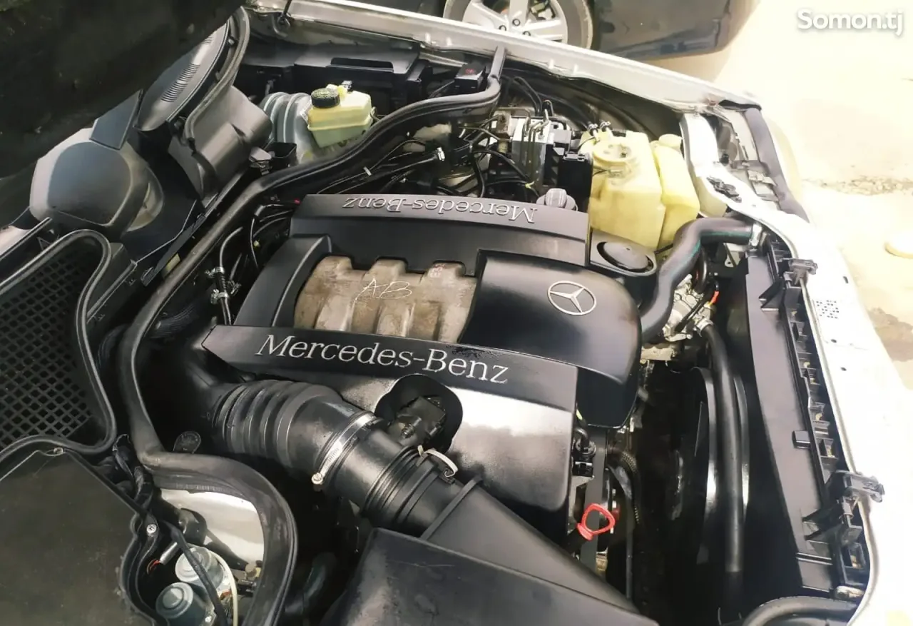 Mercedes-Benz E class 2001 · 3.2 AT